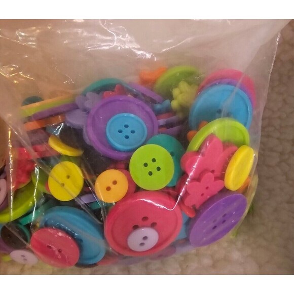 Bulk lot of Craft and/or Jewelry Making Beads  & Buttons Multi-Color - Picture 8 of 10